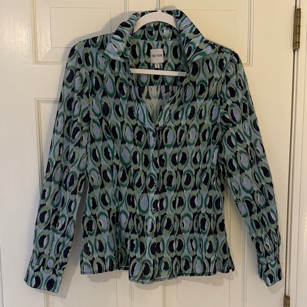 NIC+ZOE Ikat Rings Tucked Shirt - Picture 2 of 10